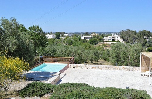 Martina Franca House | Casa Cesarina C: A graceful apartment that is part of an ancient country house, with Free WI-FI.