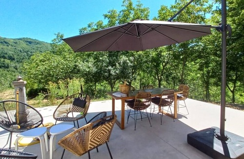 Cermignano Villa | Casa del noce, stylish farmhouse with private pool, between beach and mountains