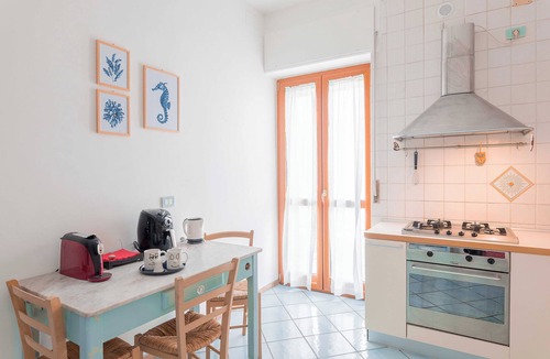 Salerno Apartment | Casa Elan Salerno, large and bright apartment, a stone's throw from the beach