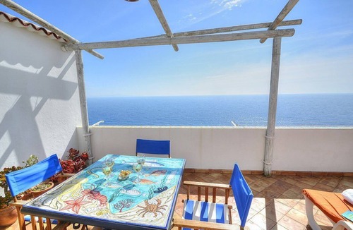 Praiano House | Casa Eletta: A bright and sunny two-story independent house which faces the sun and the sea, with Free WI-FI.