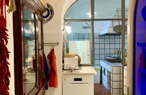 Liparlati House | Casa Giardino with garden and sea view