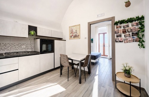 Monte Sant'Angelo House | Casa San Lorenzo Maiorano: Sea View, Wi-Fi & Air Conditioning in Monte Sant'Angelo