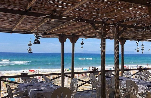 Santa Maria di Castellabate House | Casa Terry B: A graceful apartment located right on the beach, with Free WI-FI.
