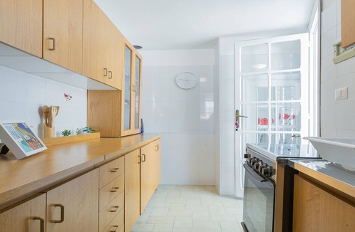Bitonto Apartment | Chalet 'Weißes Haus' mit Wasserblick by Interhome