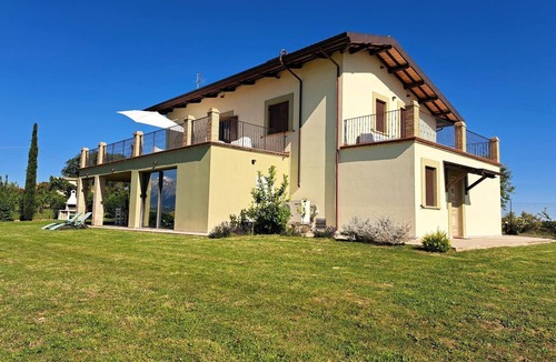 Marciano House | Characteristic restored farmhouse with 360° views