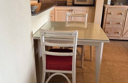 Holder's Hill Apartment | Charming 2-bedroom apartment in a St James, Barbados 5 mins from the beach.