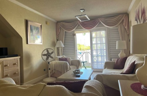 Holder's Hill Apartment | Charming 2-bedroom apartment in a St James, Barbados 5 mins from the beach.
