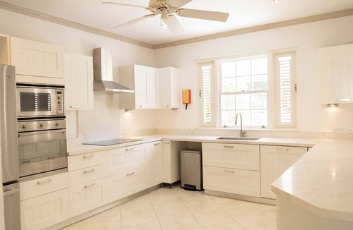 Mullins House | Charming 3-bedroom townhome with AC, fitness room in Mullins
