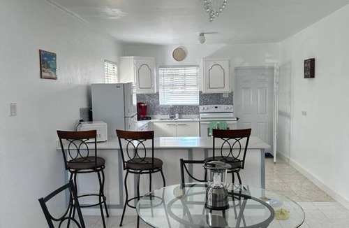 Mount Standfast House | Charming Coastline Cottage 5 min from beach