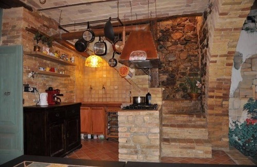 Castilenti House | Charming Countryside Villa with Pool near beaches and mountains