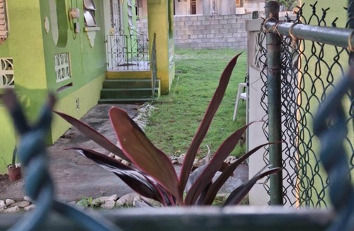 Lower Carlton Beach House | Charming Holiday House in Lower Carlton, Barbados