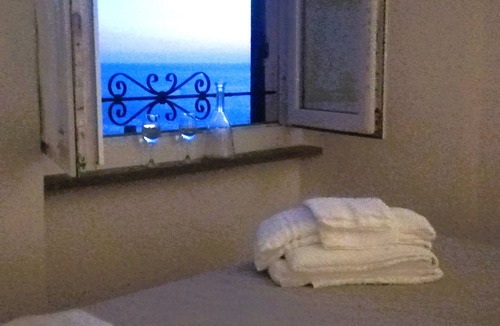 Riomaggiore Apartment | Charming sea view apartment for families, with sky tv