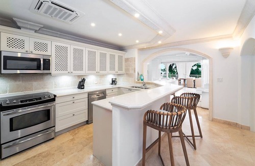 Little Battaleys Apartment | Chic Modern Condo - Saint Peter's Bay 211