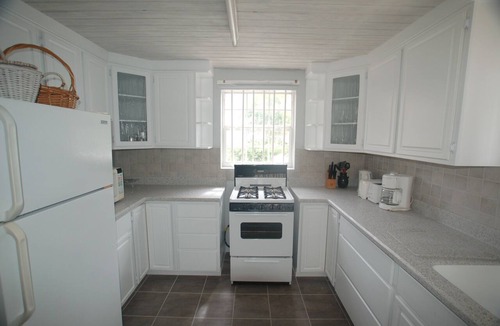 Worthing House | Clariston - Traditional Barbadian home 1 minute walk from beach!