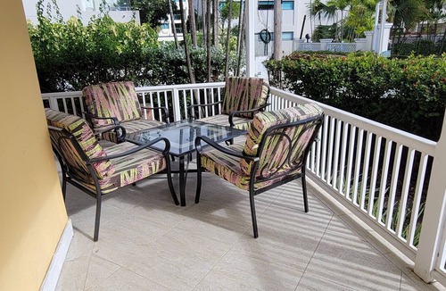 Worthing House | Clariston - Traditional Barbadian home 1 minute walk from beach!