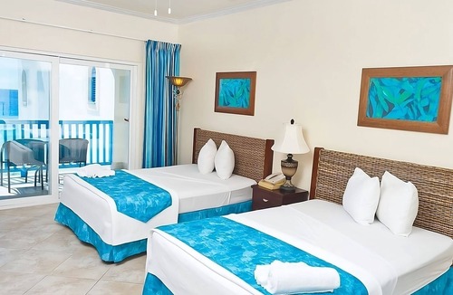 St. Lawrence Gap Hotel | Close to Maxwell Beach! Oceanfront, Balcony, Outdoor Pool, Free Parking!