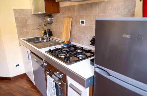 Livorno Apartment | Comfortable apartment near train station, ship boarding, central market.