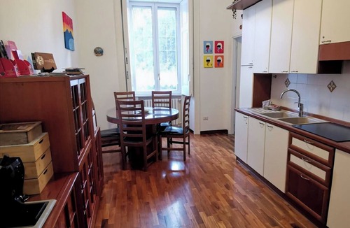 Arenella Bed & Breakfast | Comfortable rooms in the heart of Vomero, just a few meters from the subway.