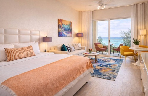 Blue Waters Hotel | Contemporary 2BR Stay | Walk to Beach, Shops & Dining | 2 Units