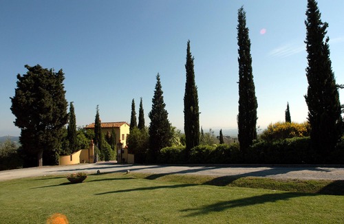 Montaione Apartment | Cosy apartment for 6 people with WIFI, A/C, pool, TV and pets allowed, close to San Gimignano