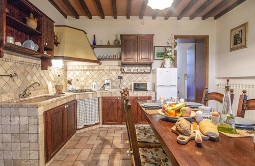 Poggiarello Villa | Cosy apartment in villa with pool, WIFI, TV, terrace and pets allowed, close to San Gimignano