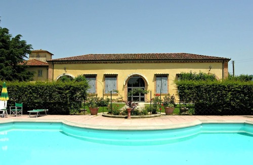 Scarperia Villa | Cosy apartment in villa for 8 guests with pool, WIFI, TV and panoramic view