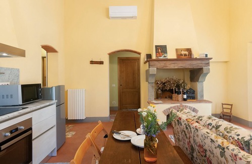 Radda in Chianti Cottage | Cottage "Podere in Volpaia" with Garden & Wi-Fi