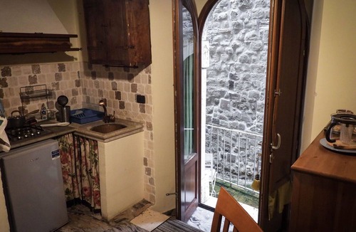 Roccafluvione House | Country House/Farm House in Forcella with 4 bedrooms sleeps 14