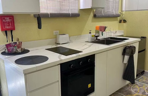 Ragged Point Apartment | Cozy 1-bedroom studio in beautiful Padmore Gardens Drive with AC