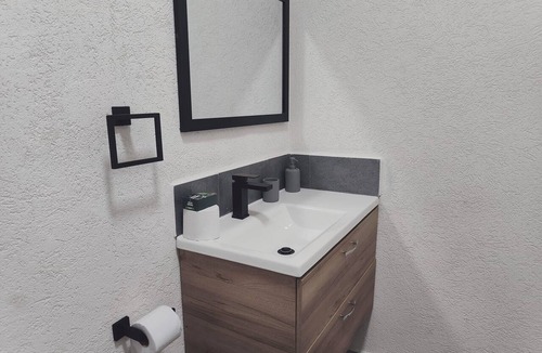 Worthing Apartment | Cozy 1-bedroom apartment in lovely Bridgetown with AC