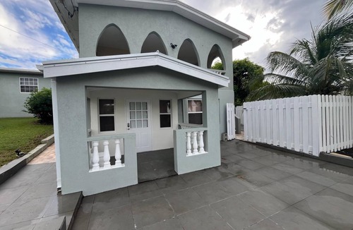 Halls House | Cozy 1-bedroom house in a very quiet neighborhood for the perfect getaway!