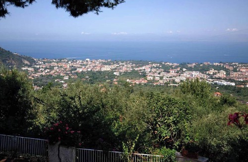 Piano di Sorrento House | Cozy 2-bedroom house in enchanting Colli di Fontanelle with AC