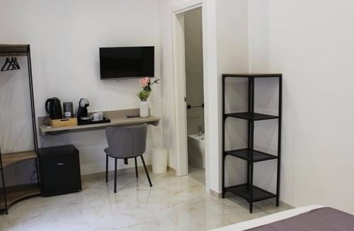 Rione Sanita Bed & Breakfast | Cozy and equipped with amenities, for couples and families in a quiet setting.