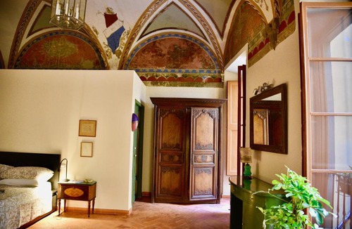San Frediano Apartment | Cozy apartment in a private museum in Oltrarno