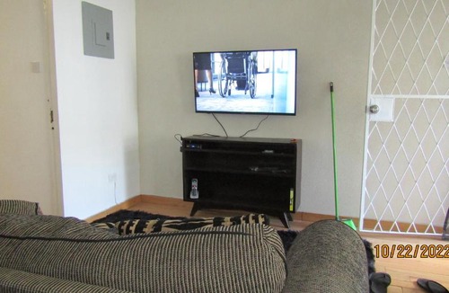 Blue Waters Apartment | Cozy, quiet 1 bedroom 2A near Beach near US Embassy