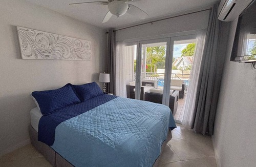 Halcyon Heights Apartment | Cozy West Coast 1-bedroom apartment