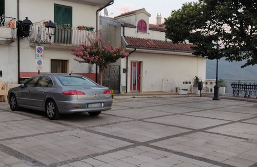 Pozzilli House | Detached house in ancient medieval village.
