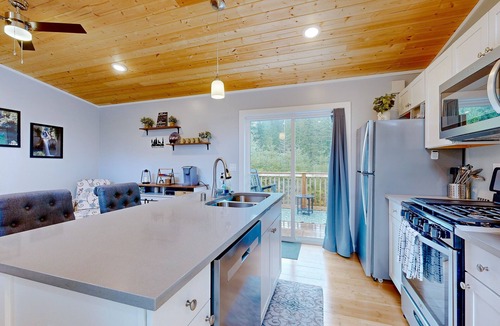 Carson Cabin | Dog-friendly mtn-view cabin near river with firepit, small deck, & washer/dryer