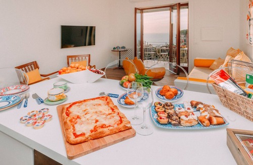 Sorrento City Centre Apartment | Eden House, Amazing Seeview Apartment no Car needed Sorrento center no noise