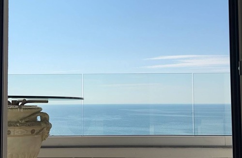 Magazzeno Apartment | Elegant home on the Marina d'Arechi marina on the Salerno waterfront