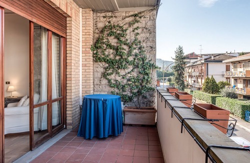 Scandicci House | Elegant Townhouse with 4 Bedrooms, Terrace, and Parking 10 Minutes from Florence