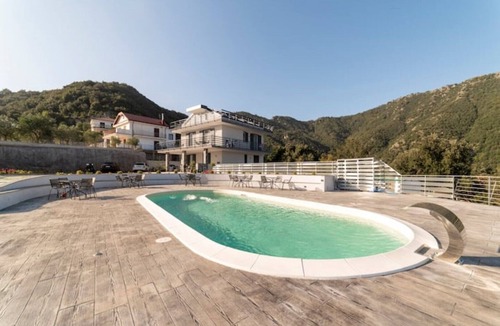 Salerno Apartment | Emma Apartment with Pool - Sea View
