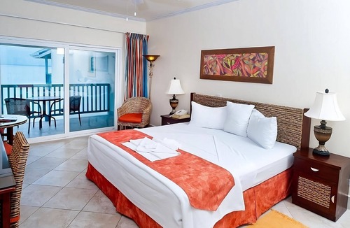 St. Lawrence Gap Hotel | Everything You Need For The Perfect Vacation! Outdoor Pool, Free Parking!