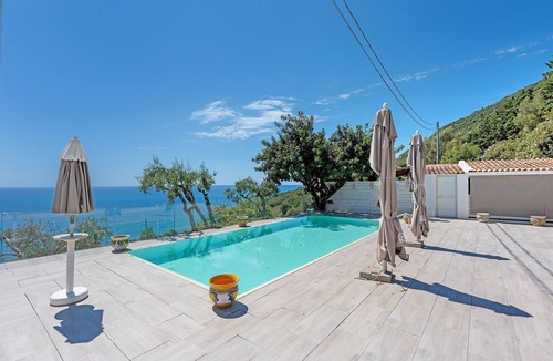 Caprioli Apartment | Family Room Cilento with Wi-Fi and Air Conditioning