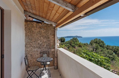 Caprioli Apartment | Family Room Ulivo with Wi-Fi and Air Conditioning