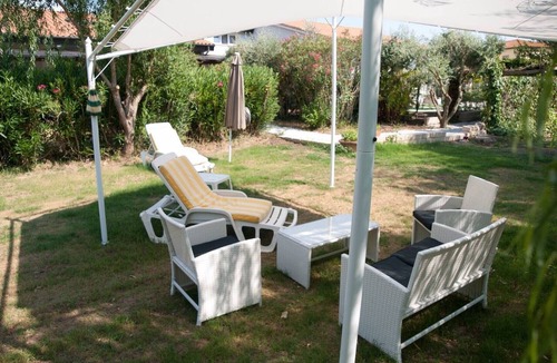 Piombino House | Farmhouse 'Trilocale Vicino Al Mare' with Private Garden, Wi-Fi and Air Conditioning