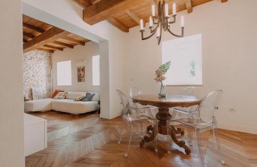 Centro Storico Apartment | Fascino in Centro with private parking and 2 bedrooms & 2 bathrooms
