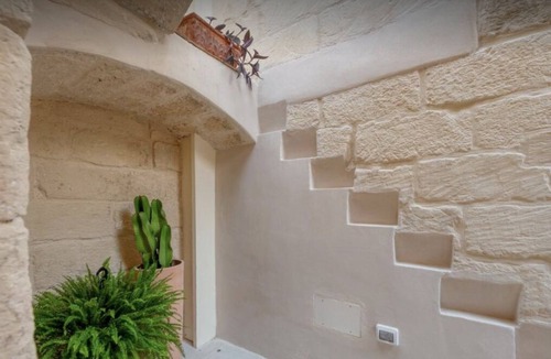Lecce Apartment | Finely renovated typical house with swimming pool sauna and spa in prestigious area