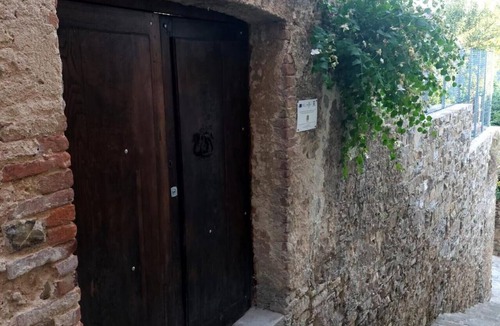 Torchiara Apartment | Giardino Siniscalchi Apartment 2 with Wi-Fi and Air Conditioning