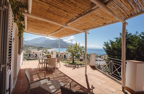 Villammare Apartment | Gorgonia Sea view flat located in the Ruve Bianche Residence with swimming pool and private beach